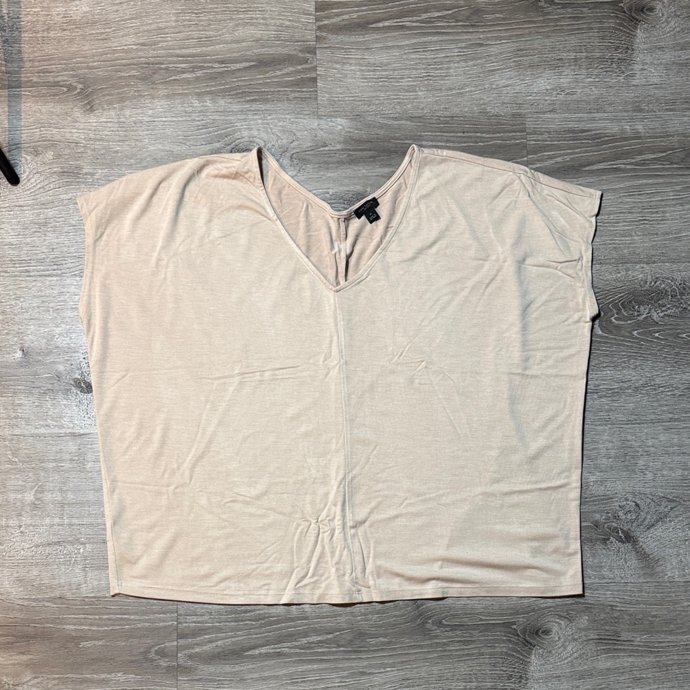 Ann Taylor Cream V-Neck Short Sleeve Top